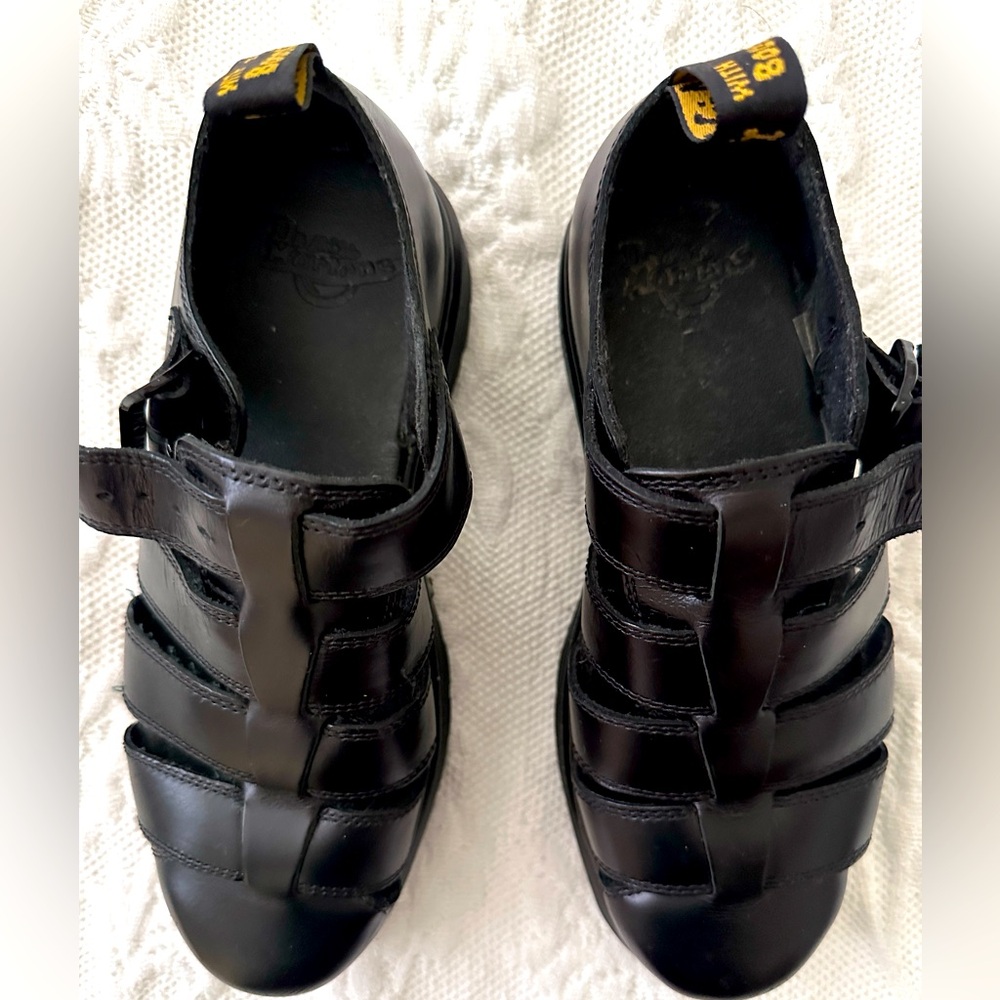 Dr. Martens VIBAL sandals, black, size women’s US 7